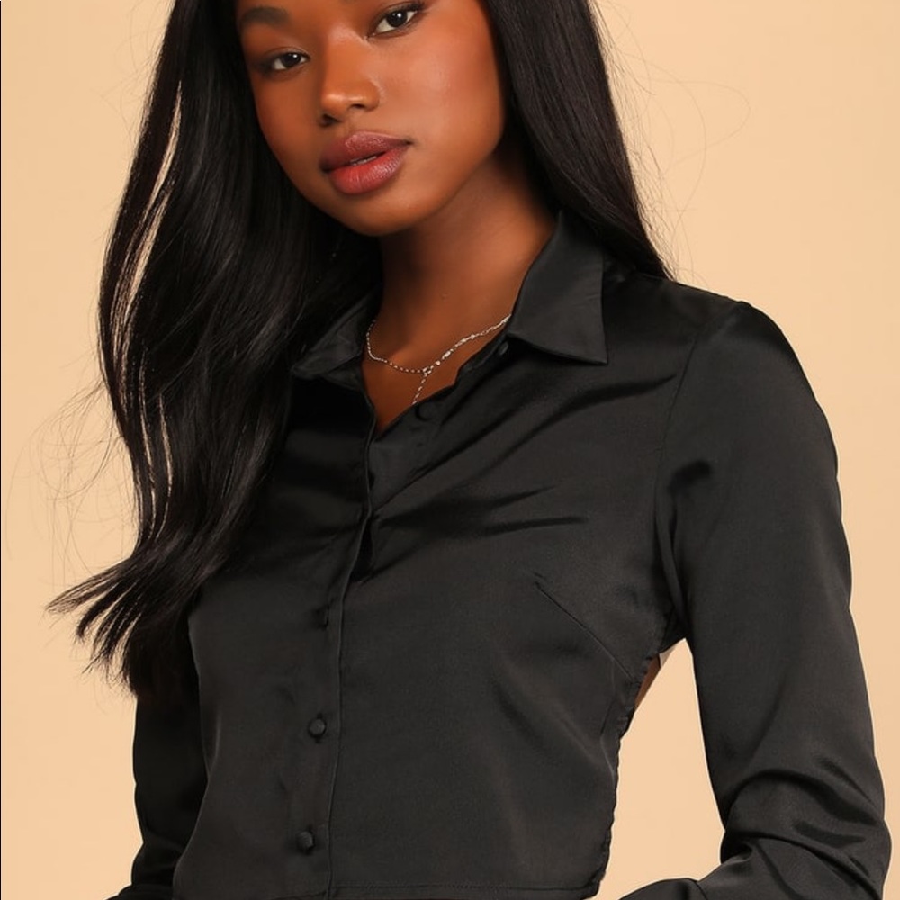 EXPRESS LONG SLEEVE BUTTON DOWN BLACK TOP. SIZE SMALL  NO STAINS OR RIPS PERFECT